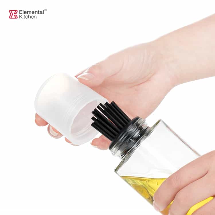 OIL BOTTLE WITH SILICONE BRUSH #7893